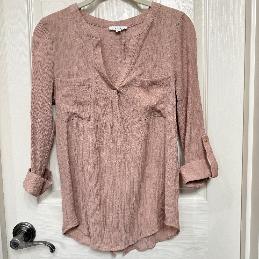 E & M Pullover Top with Buttons on back